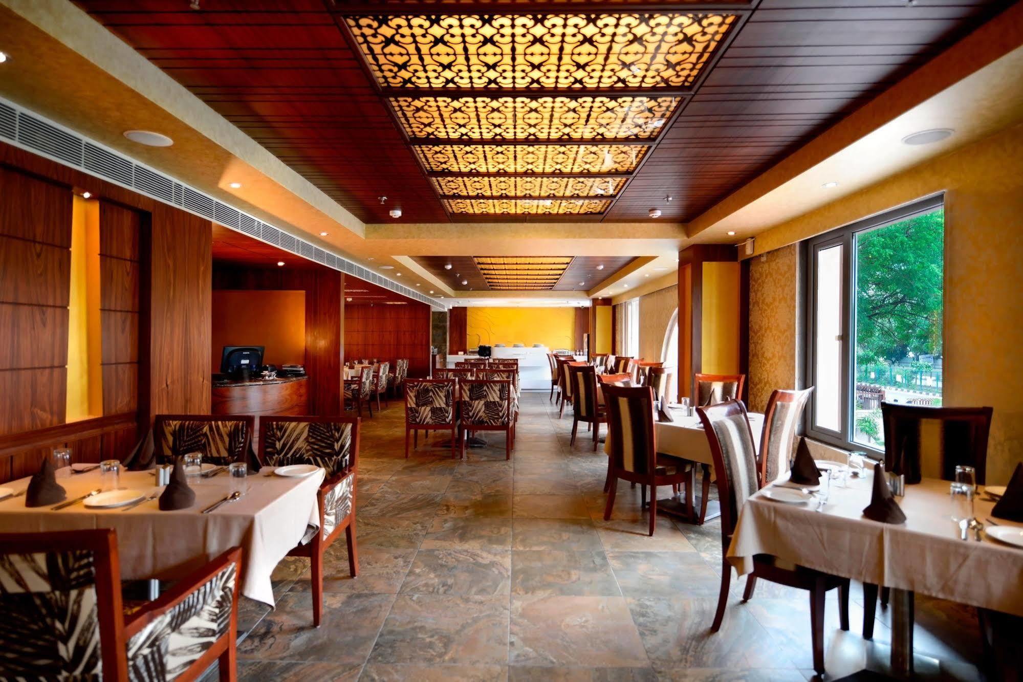 Hotel Regent Grand New Delhi Exterior foto
